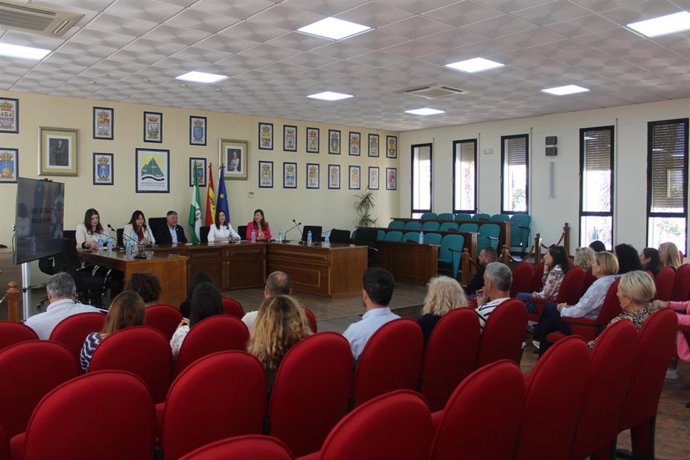 La Mancomunidad de Municipios de la Costa del Sol Axarquía ha activado la Junta Informativa de Igualdad en la que podrán participar alcaldesas, alcaldes, portavoces, vocales y ediles de los 31 municipios de esta comarca malagueña.