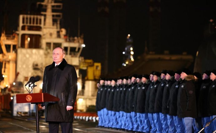 Archivo - FILED - 28 March 2025, Russia, Murmansk: Russia's President Vladimir Putin takes part in the ceremonial launch of the new nuclear submarine Perm at Atomflot service base. Photo: Sergei Karpushin/Kremlin/dpa - ATTENTION: editorial use only and on