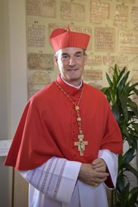 El cardenal español Francisco Javier Bustillo, joven obispo en Córcega y defensor de una Europa "más humana"