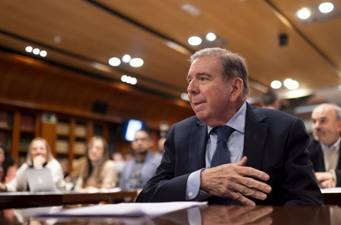 Archivo - El líder opositor venezolano, Edmundo González, durante el evento 'El Reto de la Liberación en Venezuela: DDHH, Justicia y Democracia', en la Asociación de la Prensa de Madrid, a 10 de diciembre de 2024, en Madrid (España). El acto ha sido organ
