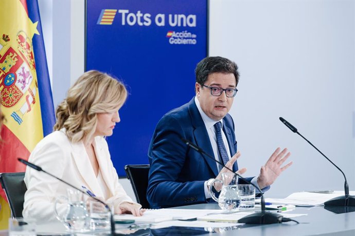 Archivo - El ministro para la Transformación Digital y de la Función Pública, Óscar López, interviene durante una rueda de prensa posterior a la reunión del Consejo de Ministros, en el Palacio de La Moncloa, a 11 de marzo de 2025, en Madrid (España). 