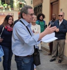 Asociaciones vecinales piden parar la venta de edificio VPO en La Torre y ejercer derecho de tanteo y retracto