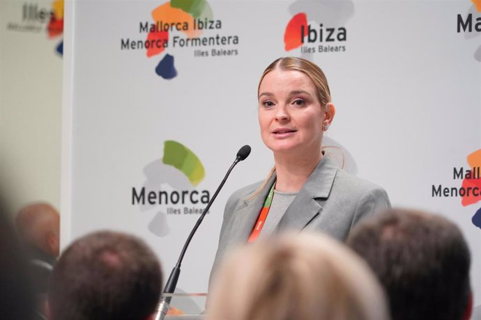 Archivo - La presidenta del Govern, Marga Prohens, durante una rueda de prensa en la ITB de Berlín.