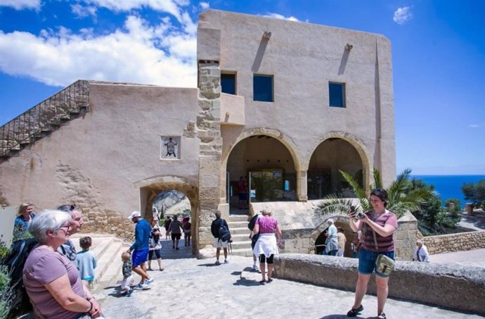 Alicante instalará sensores en el Castillo de Santa Bárbara para conocer su ocupación, rutas y usos