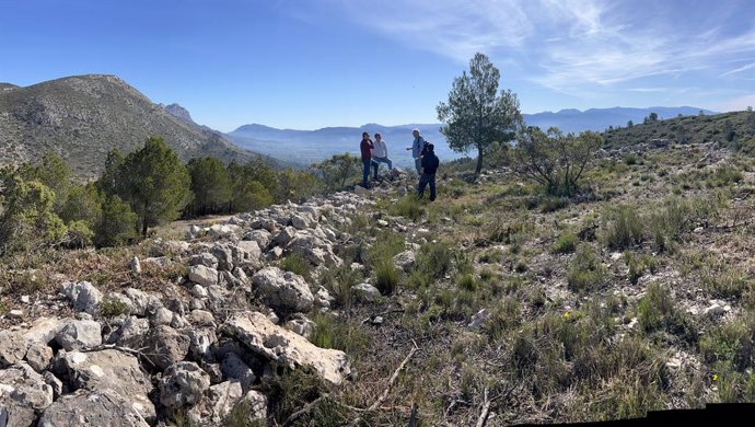 Descubren en Muro cuatro estructuras fortificadas de piedra en seco de alta relevancia histórica