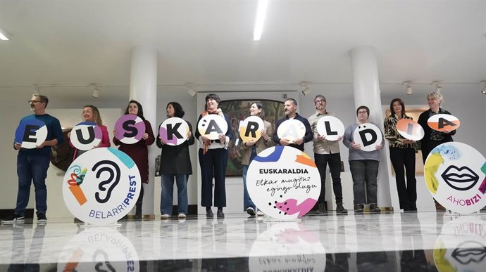 Once parlamentarios y trabajadores de la vasca actuarán como 'embajadores' del Euskaraldia