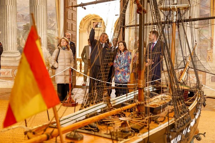 La ministra de Defensa, Margarita Robles, visita en Viso del Marqués (Ciudad Real) el palacio renacentista de los Marqueses de Santa Cruz, sede del Archivo Museo 'Don Álvaro de Bazán, el cual forma parte del Archivo Histórico de la Armada.