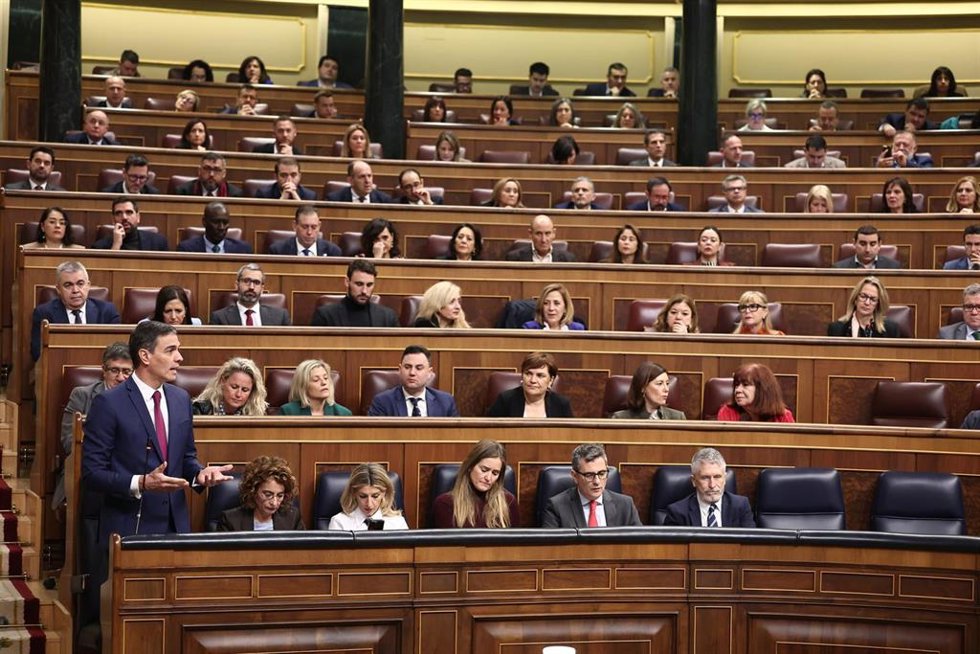 Archivo - El presidente del Gobierno, Pedro Sánchez, interviene durante una sesión de control al Gobierno, en el Congreso de los Diputados, a 19 de marzo de 2025, en Madrid (España).
