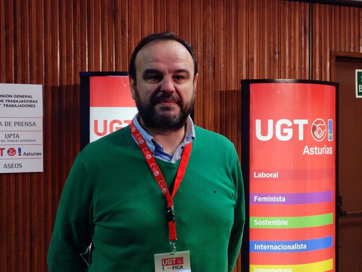 El secretario general de UGT FICA Asturias, Jenaro Martínez, reelegido con el 99% de los votos