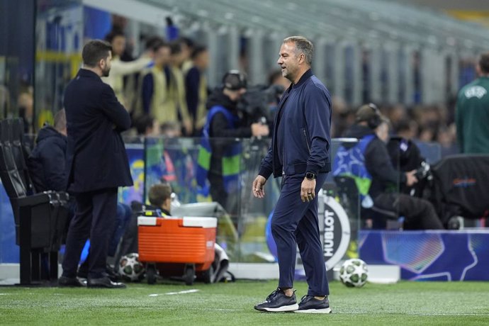 Hansi Flick, head coach of FC Barcelona, looks on during the UEFA Champions League 2024/25 Semi Final First Leg match between FC Internazionale Milano and FC Barcelona at Giuseppe Meazza Stadium on May 06, 2025 in Milan, Italy.
