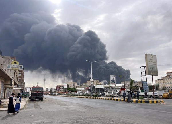 Yemen.- El director del aeropuerto de Saná confirma la suspensión de vuelos "hasta nuevo aviso" tras ataques israelíes Yemen.- El director del aeropuerto de Saná confirma la suspensión de vuelos "hasta nuevo aviso" tras ataques israelíes