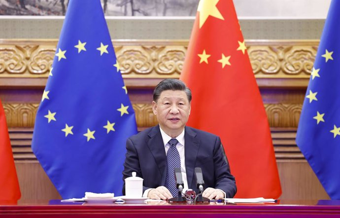 Archivo - PEQUIM, 1º de abril de 2022 -- O presidente chinês Xi Jinping se reúne com o presidente do Conselho Europeu, Charles Michel, e com a presidente da Comissão Europeia, Ursula von der Leyen, por meio de um link de vídeo em Pequim, capital da China,