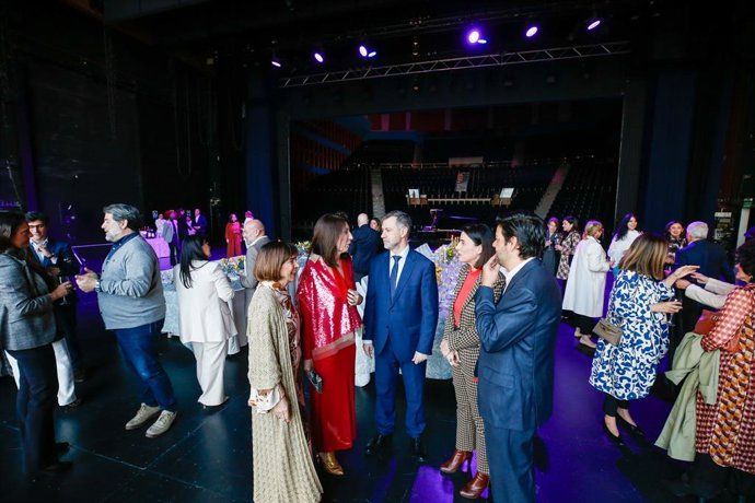 El consejero Cultura, Turismo y Deporte, Luis Martínez Abad, asiste a la recepción del IV Congreso Internacional Tiempo de Arte.