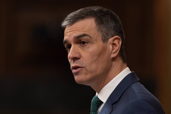 Archivo - Arquivo - O Presidente do Governo, Pedro Sánchez, fala durante uma sessão plenária no Congresso dos Deputados, em 26 de março de 2025, em Madri (Espanha). O Presidente do Governo, Pedro Sánchez, comparece ao Congresso dos Deputados para