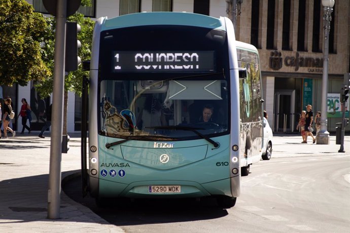Un autobús de la línea 1 de Auvasa en Valladolid.