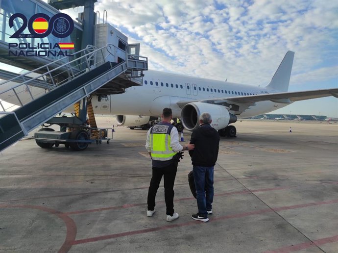 La Policía Nacional detiene y expulsa de España a tres individuos "multirreincidentes" de Girona