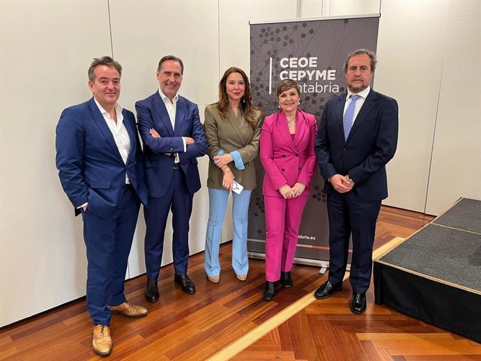 Presentación en Santander de la Acreditación Internacional en Consejos de Administración y Buen Gobierno que CEOE ha impulsado conjuntamente con el Instituto de Gobernanza Empresarial