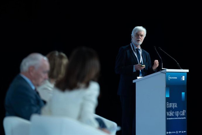 El presidente del Grupo Intergubernamental de Expertos sobre el Cambio Climático (IPCC) de las Naciones Unidas (ONU), Jim Skea, en una ponencia en la 40 Reunió Cercle d'Economia