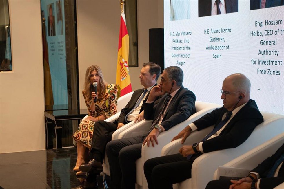 La vicepresidenta del Gobierno de Aragón, Mar Vaquero, en la misión comercial aragonesa en Egipto.