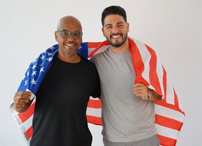 Marcos Senna junto a William Touchard de ESC American School