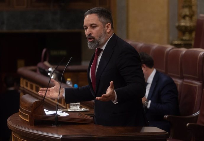 Archivo - El presidente de VOX, Santiago Abascal, interviene durante una sesión plenaria, en el Congreso de los Diputados, a 27 de noviembre de 2024, en Madrid (España). El presidente del Ejecutivo y el presidente del PP, afrontan su primer cara a cara tr