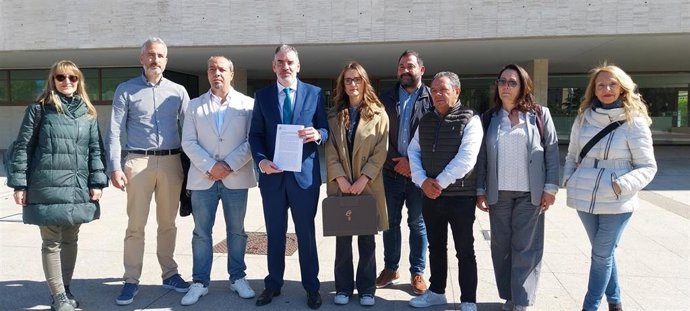 Los responsables de CSIF presentan la ILP que pide un enfermero en cada colegio