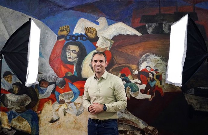 El coordinador general de IU Andalucía, Toni Valero, posa para una entrevista concedida a Europa Press. (Foto de archivo).