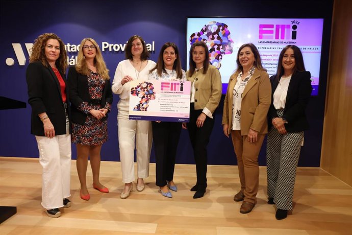La diputada provincial de Igualdad, Servicios Sociales y Familias, María Dolores Vergara, junto a la presidenta de Amupema, Rocío García, durante la presentación del evento de este año.