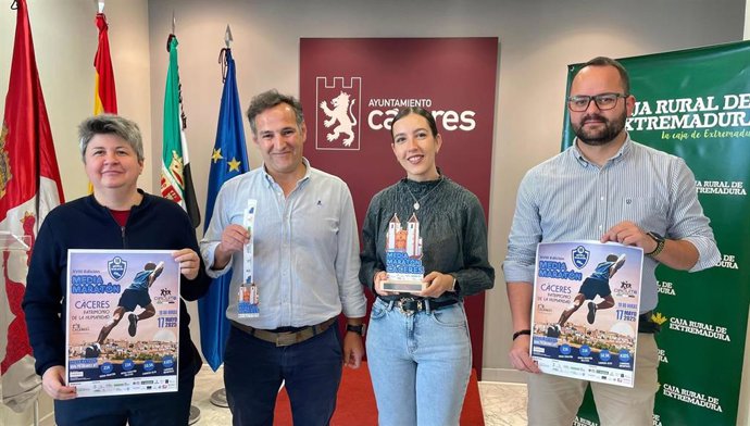 Presentación de la XVIII Media Maratón de Cáceres que se celebra el 17 de mayo