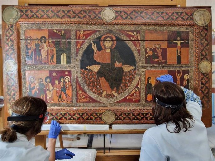 Empieza la restauración del conjunto de altar románico del siglo XII en Sant Andreu de Sagàs (Barcelona)