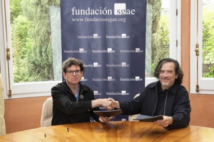 Rubén Gutiérrez y Robert Grima firman el acuerdo de colaboración