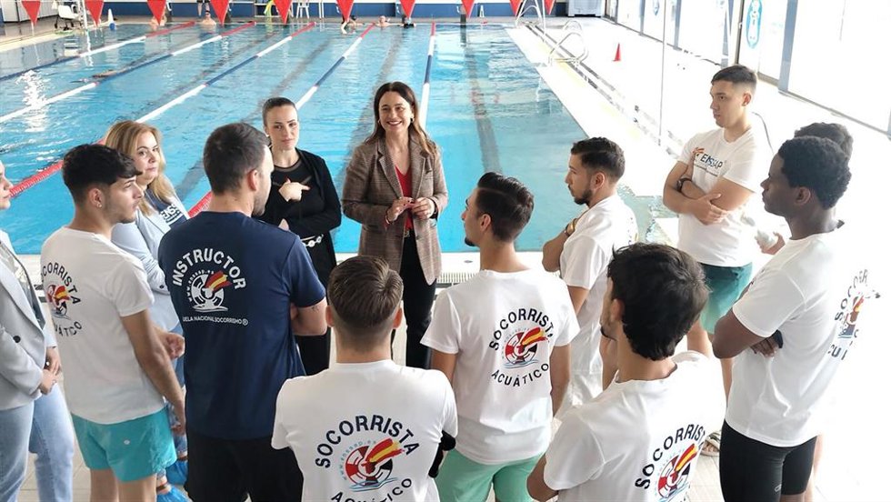 Curso de 'Socorrista' que desarrollan la Fundación Secretariado Gitano y el Ayuntamiento de Huelva.