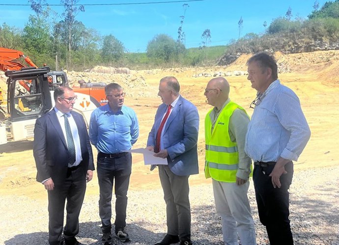 El consejero, Roberto Media, ha visitado los terrenos en los que se ejecutará el proyecto 