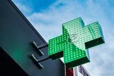 Foto: Las farmacias españolas atienden a una media de 800 personas a la semana