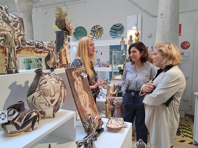 La consejera de Empleo, Empresa y Trabajo Autónomo, Rocío Blanco, en una visitea en Málaga a las instalaciones de Alfajar