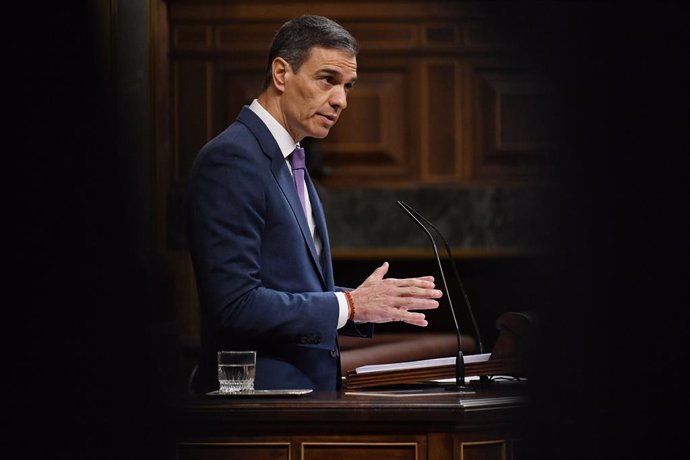 El presidente del Gobierno, Pedro Sánchez, interviene durante una sesión plenaria, en el Congreso de los Diputados, a 7 de mayo de 2025, en Madrid (España). 
