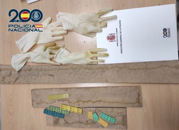 Utillaje intervenido a los dos ladrones