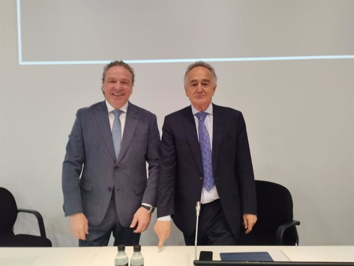 El presidente de CIE Automotive, Antón Pradera, y el consejero delegado de la compañia Jesús María Herrera, antes de la Junta General de Accionistas en Bilbao