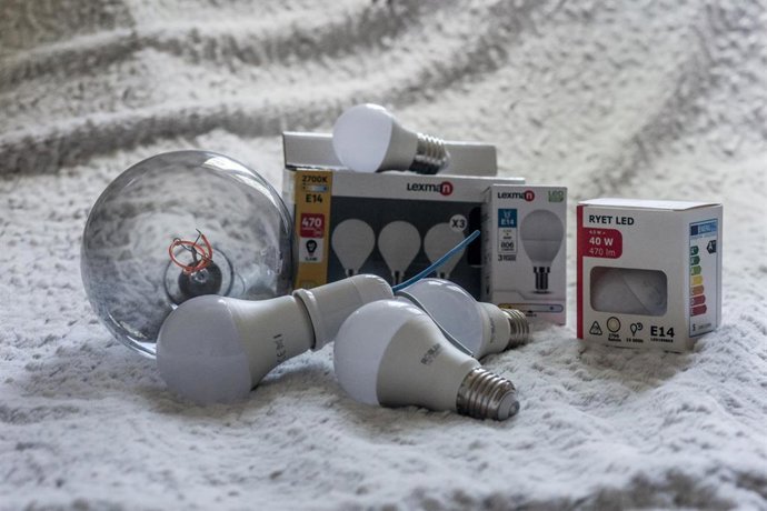 Archivo - Bombillas.