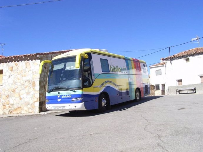 Archivo - Servicio de bibliobús en Guadalajara.