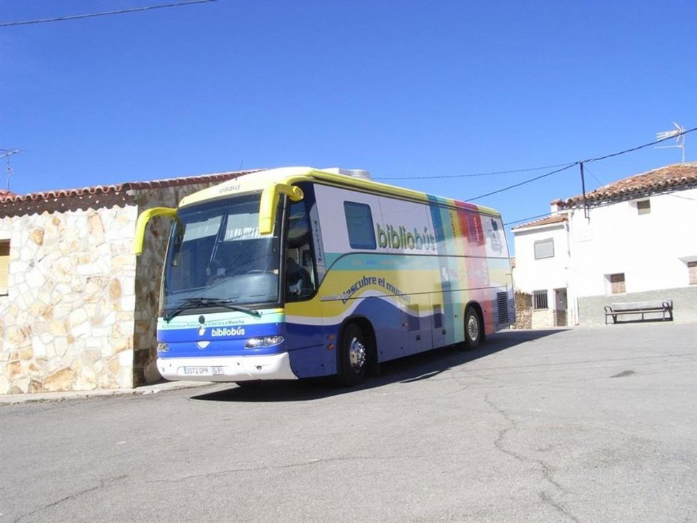 Archivo - Servicio de bibliobús en Guadalajara.