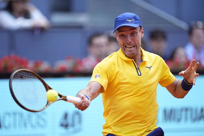 Roberto Bautista Agut of Spain in action against Alexander Zverev of Germany during the Mutua Madrid Open 2025, ATP Masters 1000 and WTA 1000 tennis tournament, celebrated at Caja Magica on April 25, 2025 in Madrid, Spain.