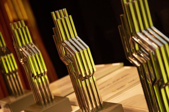 Archivo - Estatuilla de los Premios Industria 4.0.