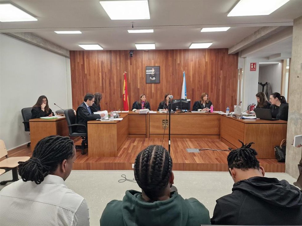 Dos acusados de violar a una mujer en Vigo dicen que fue consentido y la acusación mantiene que se trató de una agresión.