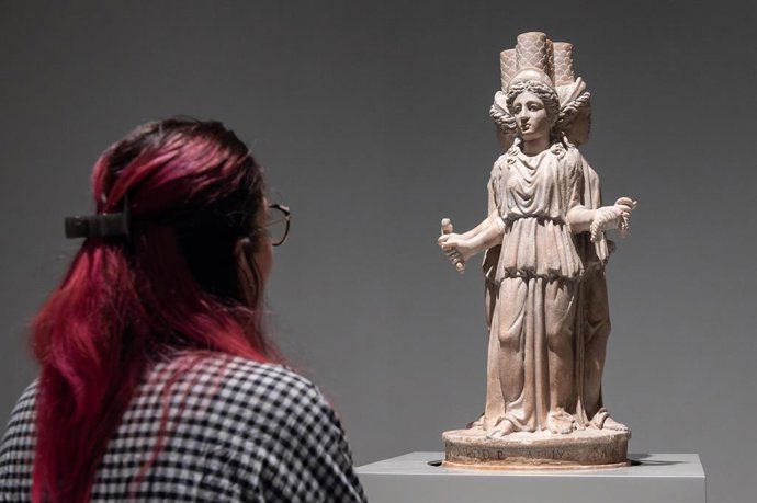 Una de las piezas de la nueva exposición de CaixaForum València 'Veneradas y temidas'