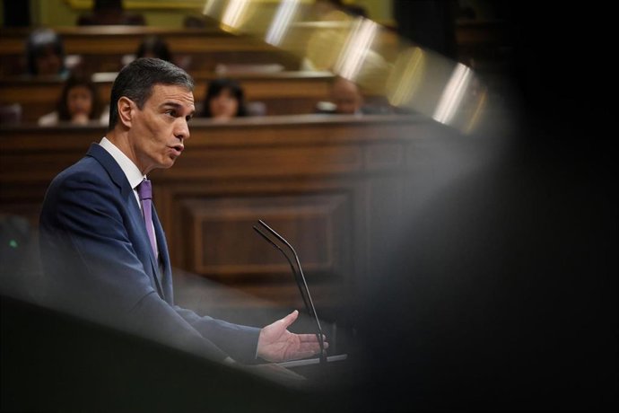 El presidente del Gobierno, Pedro Sánchez, interviene durante una sesión plenaria, en el Congreso de los Diputados, a 7 de mayo de 2025, en Madrid (España).