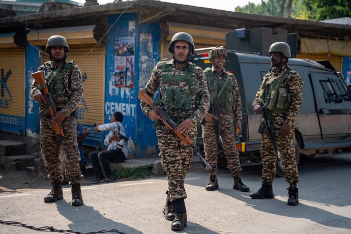 May 7, 2025, Pulwama, Jammu And Kashmir, India: Indian security forces stand guard near the site where a fighter jet crashed. Three fighter jets crashed in India's Jammu and Kashmir region on Wednesday, according to media reports. The Indian Army has laun