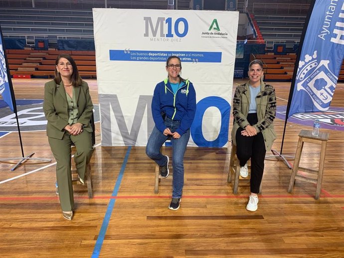La nadadora malagueña María Peláez ha protagonizado una nueva jornada del Programa Mentor 10.