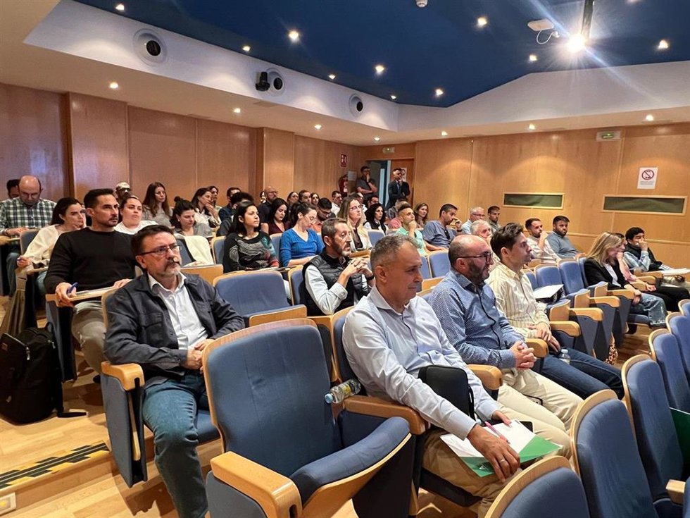 Asistentes a la jornada técnica sobre la exposición a la sílice cristalina en el ámbito laboral.
