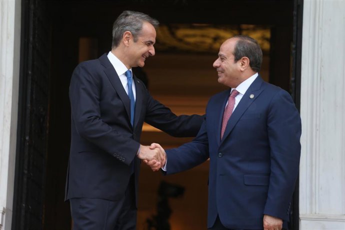 El presidente egipcio, Abdelfatá al Sisi, y el primer ministro griego, Kyriakos Mitsotakis